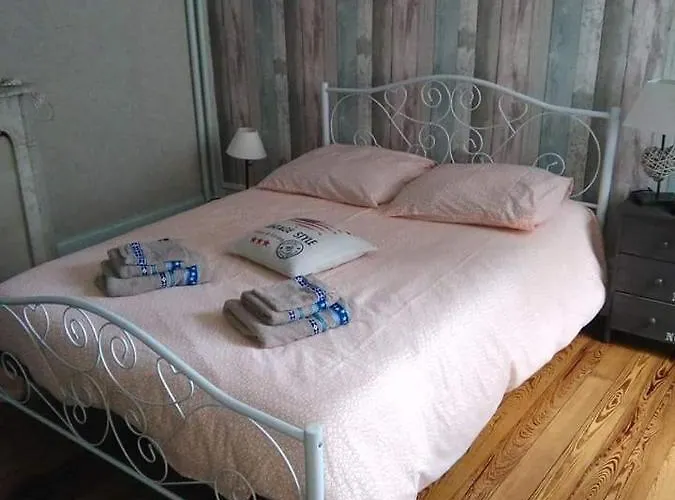 La Tourelle En Normandie Frühstückspension